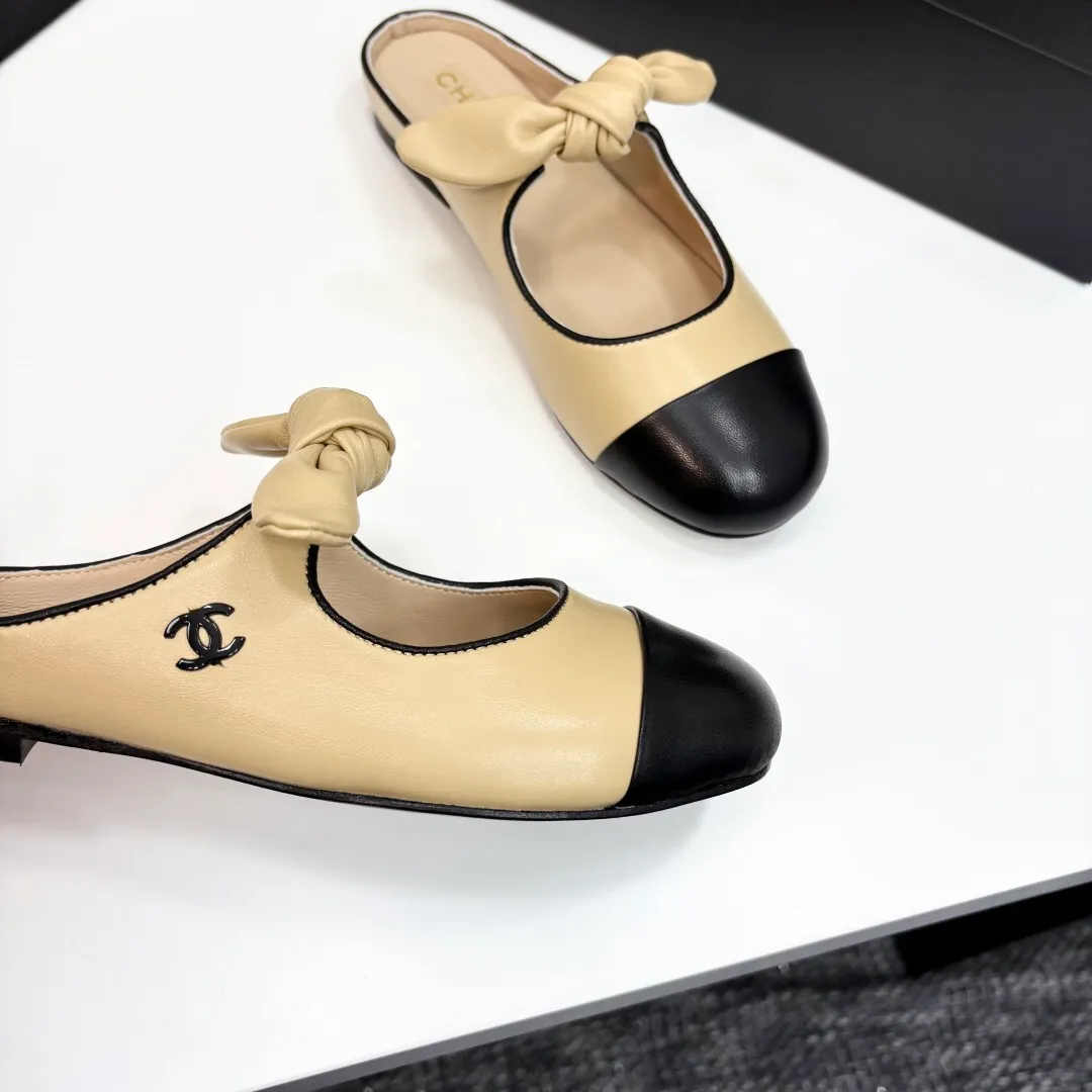 👟👟Ex-factory price 480👟👟 Chanel 25C Early Spring Mary Jane Shoes Series This season’s shoes are all great! The pure black Mary Jane is very comfortable on the feet and the upper leather is also very soft, so you don’t have to worry about rubbing your feet. The bunny ears are also very cute, and the black and white color matching and black fabric cover are very nice. Upper cowhide, inner sheepskin, genuine leather outsole Size: 35-39 40/41 Customized, non-refundable and non-exchangeable